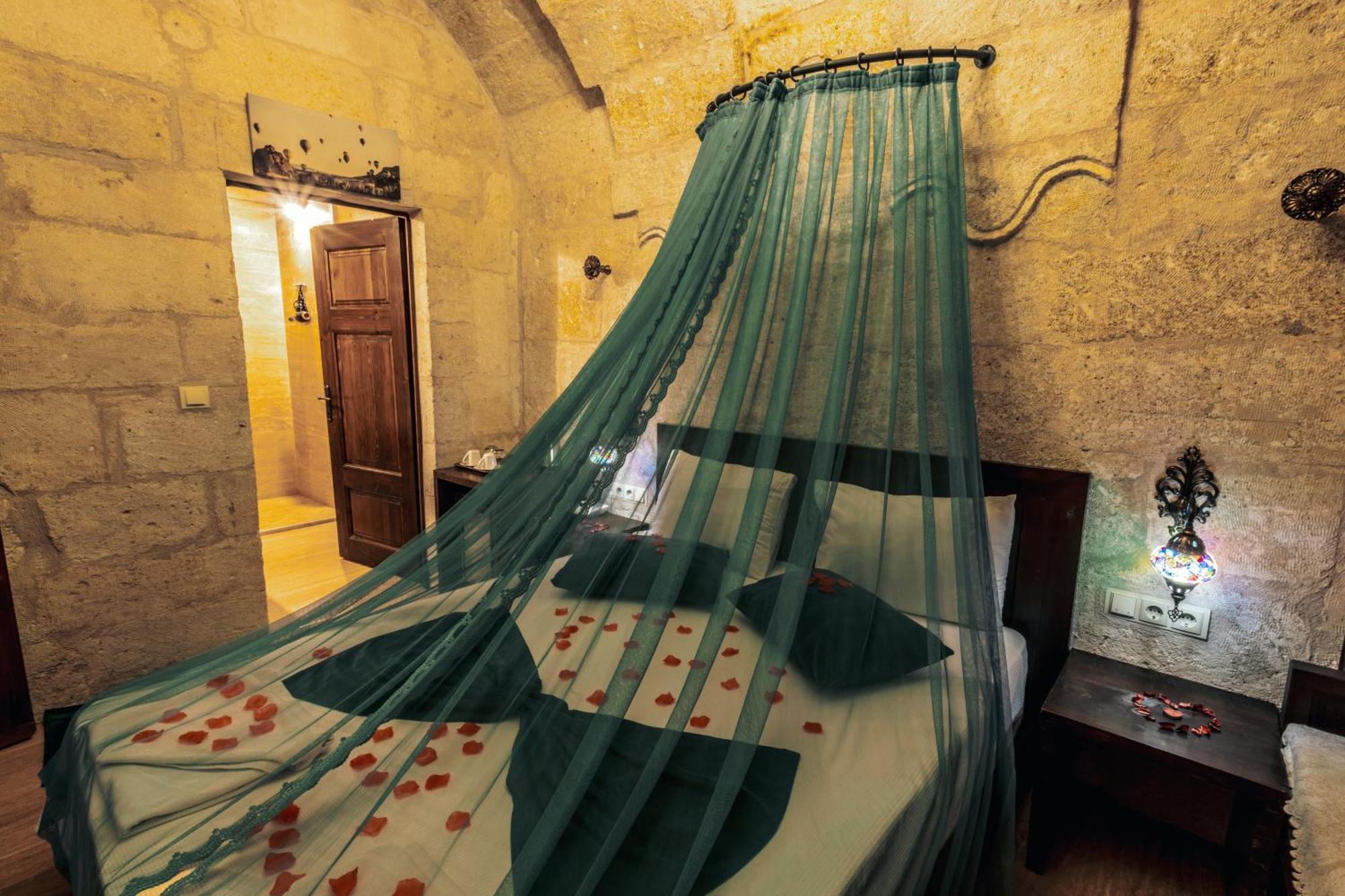Tafana Cave & Stone Lodge Урґюп Екстер'єр фото