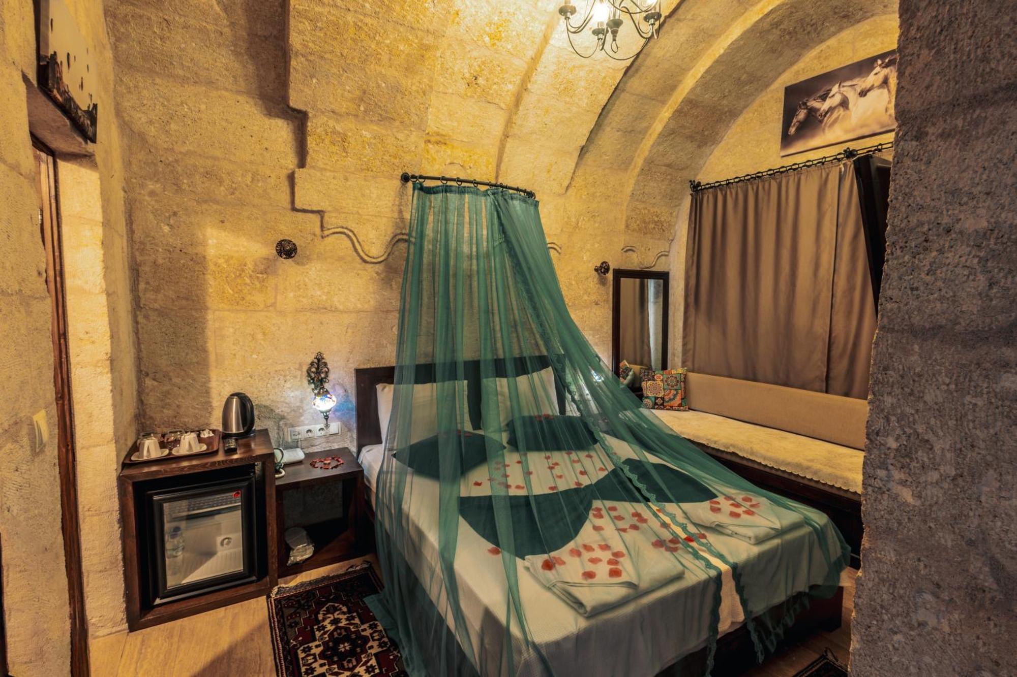 Tafana Cave & Stone Lodge Урґюп Екстер'єр фото