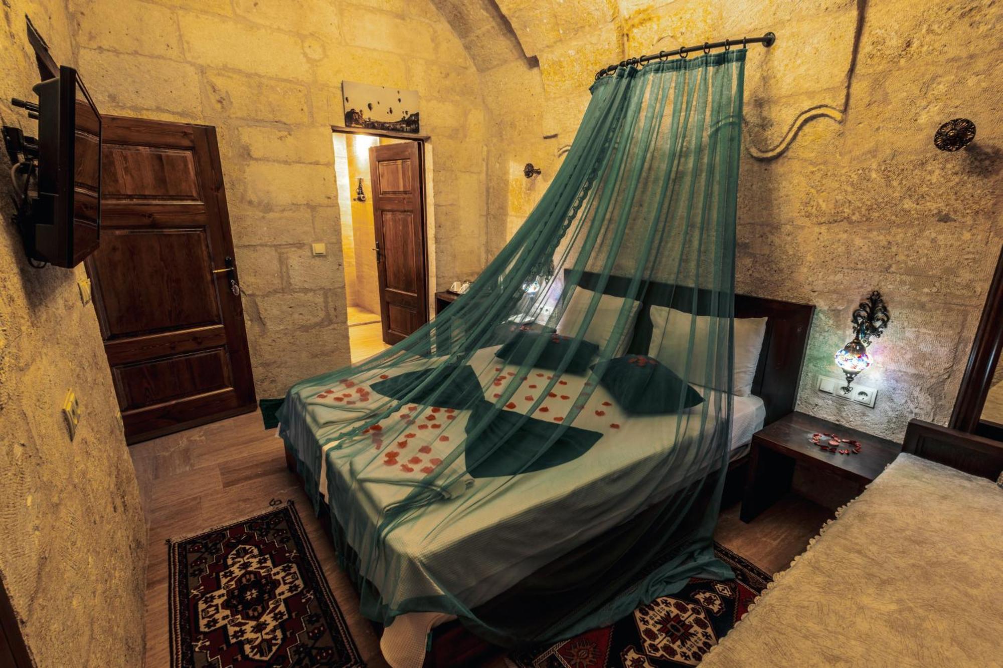 Tafana Cave & Stone Lodge Урґюп Екстер'єр фото