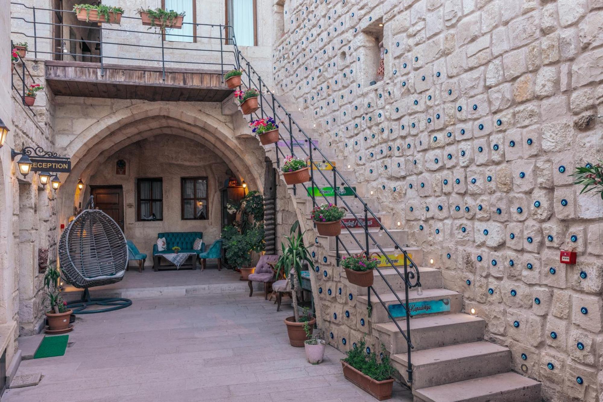 Tafana Cave & Stone Lodge Урґюп Екстер'єр фото